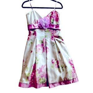 Summer lite Jessica McClintock for Gunne Sax size 7 junior white and pink color